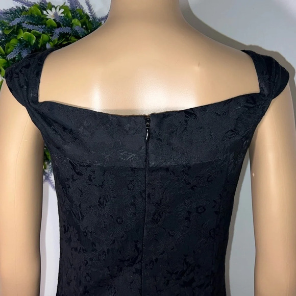 Notice, 6, black lace overlay cocktail dress ruched neckline, square back, zip - Picture 4 of 10